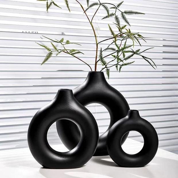 1Pcs Plastic Flat Minimalist Vase Wedding Decoration Donut Shape Flower Vase Oval Hollow Black Vases Fashion Home Living Room